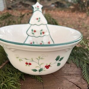 6" Figural All Purpose Serving Bowl; Winterberry by Pfaltzgraff 🎄